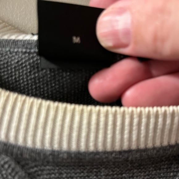 Hugo Boss men’s medium (size 40) sweater. - Picture 3 of 7